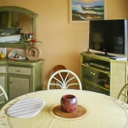 Bright, 1-bedroom With Sea Views And Balcony 50m From The Be *