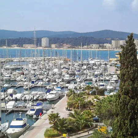 Apartment Bright, 1-bedroom With Sea Views And Balcony 50m From The Be *